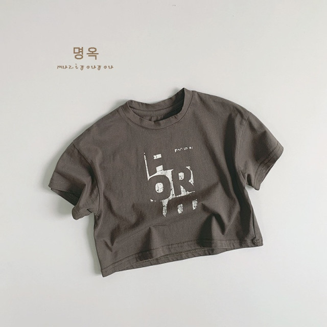 ꒰80-130cm꒱夏日刷舊字母奶茶TEE