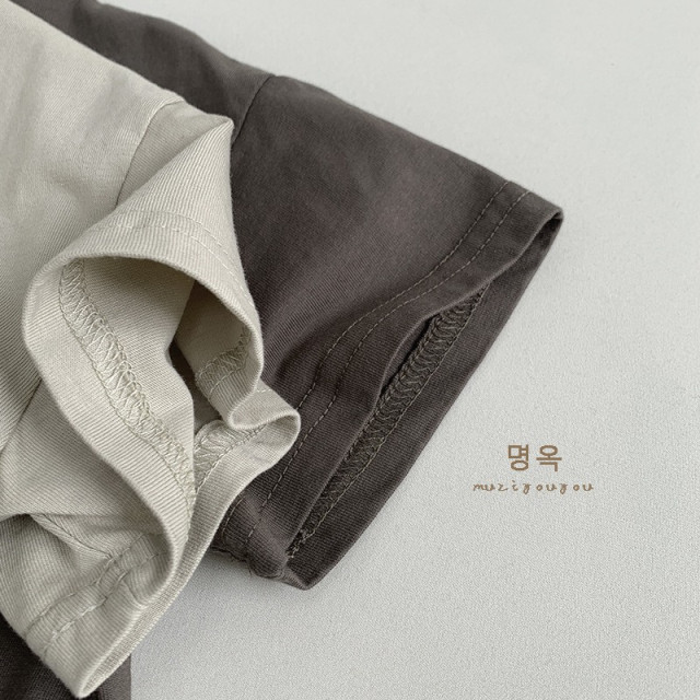 ꒰80-130cm꒱夏日刷舊字母奶茶TEE