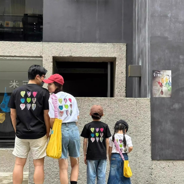 ꒰親子꒱夏日簡約彩色愛心TEE