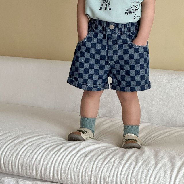 ꒰80-150cm꒱百搭愛心格紋牛仔短褲