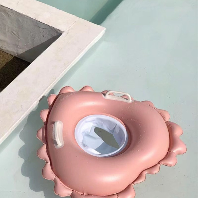 海邊拍照限定 ♡ʾʾ愛心泳圈